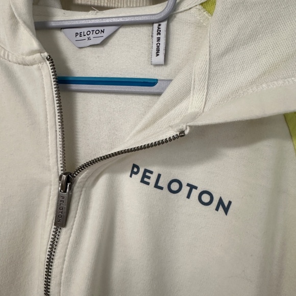 Peloton 1/4 zip Pullover - Picture 4 of 5
